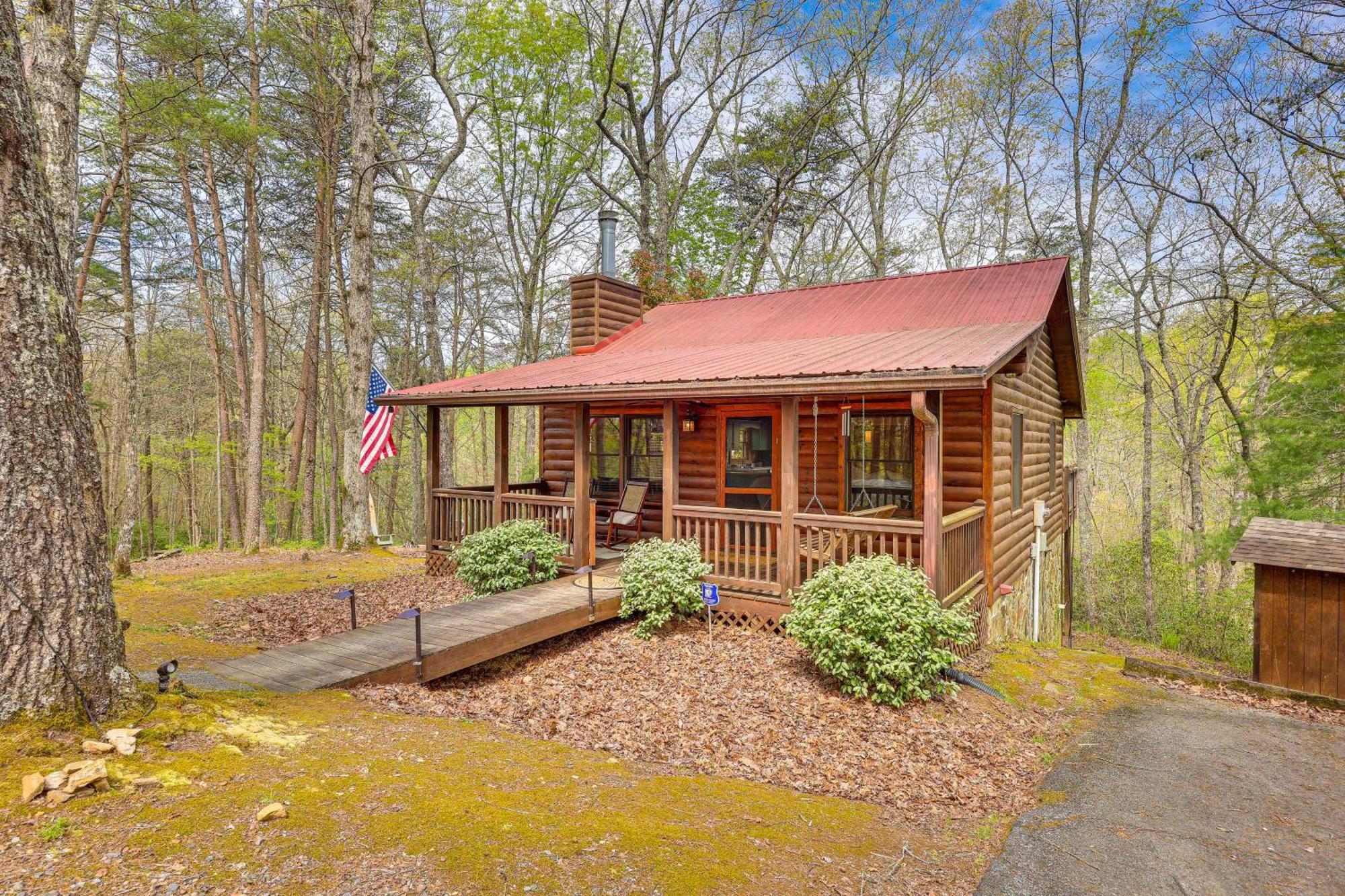 Cozy Cabin In Private Location With Hot Tub And Grill! Blue Ridge Luaran gambar